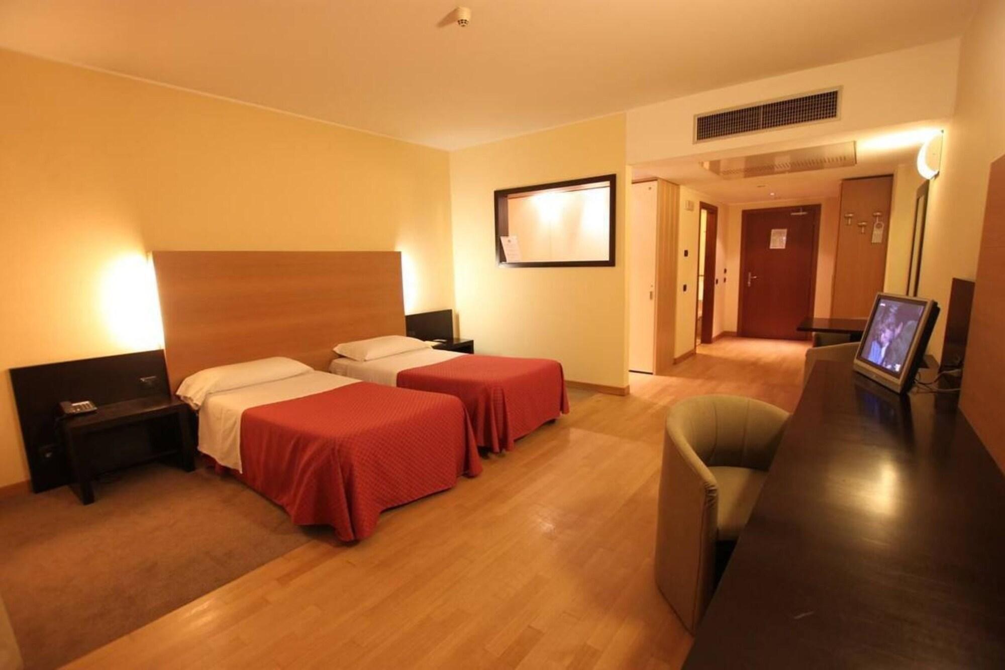 Golf Hotel Лайнате Экстерьер фото