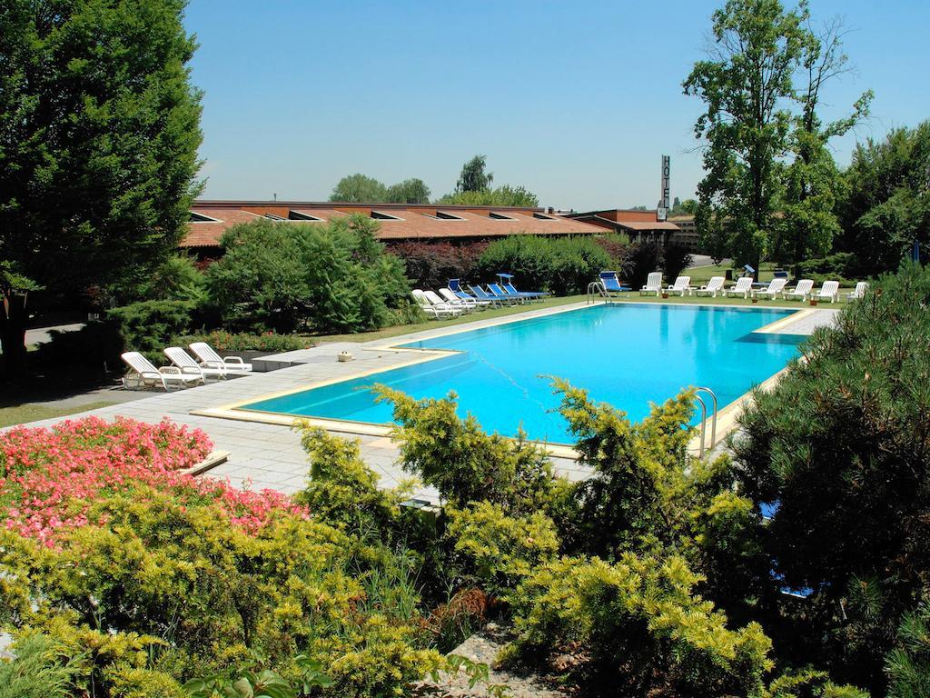 Golf Hotel Лайнате Экстерьер фото