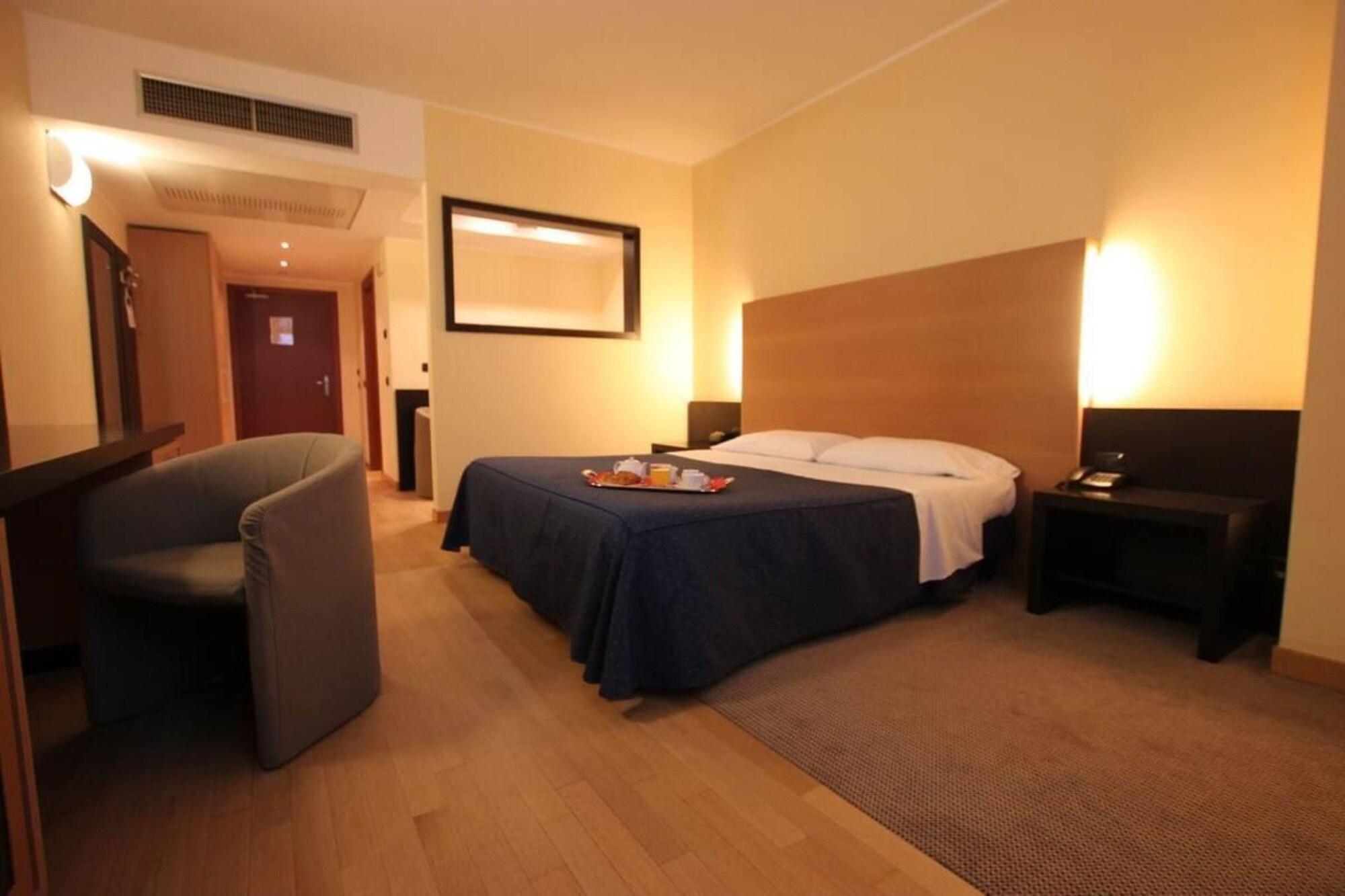 Golf Hotel Лайнате Экстерьер фото