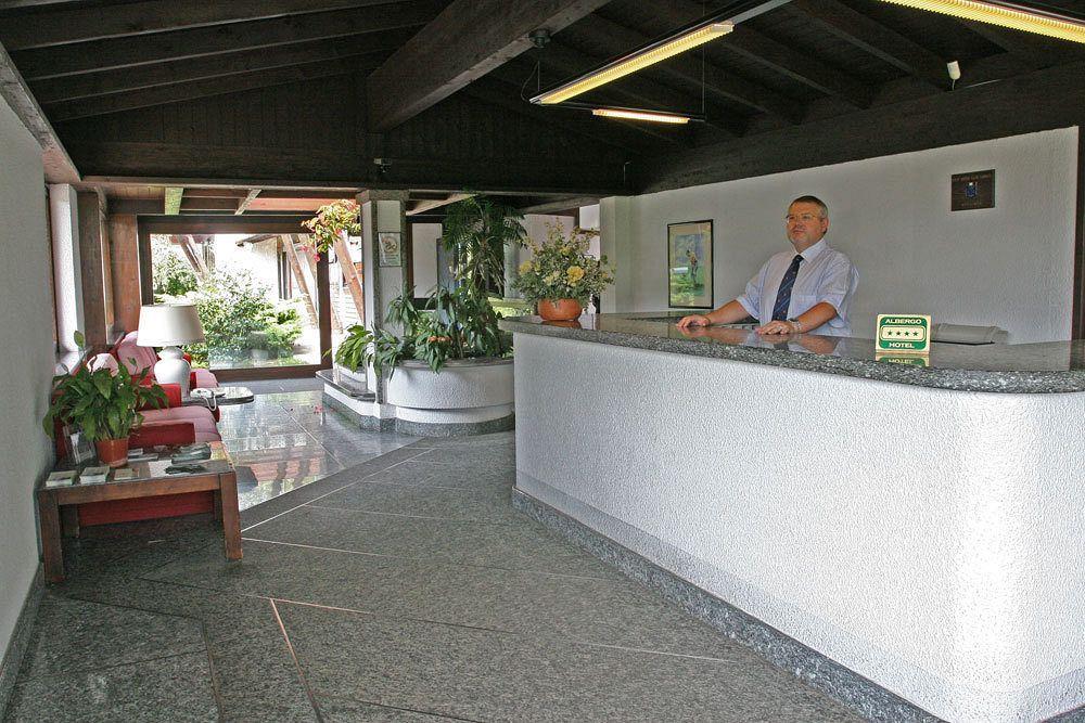 Golf Hotel Лайнате Экстерьер фото
