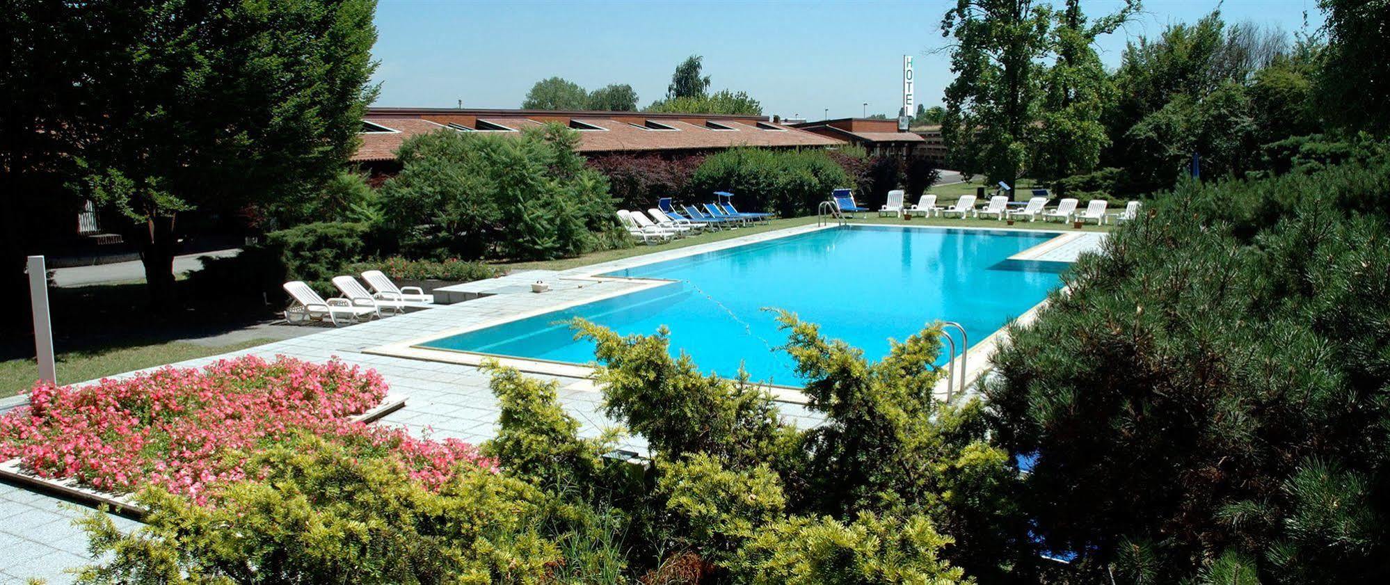 Golf Hotel Лайнате Экстерьер фото